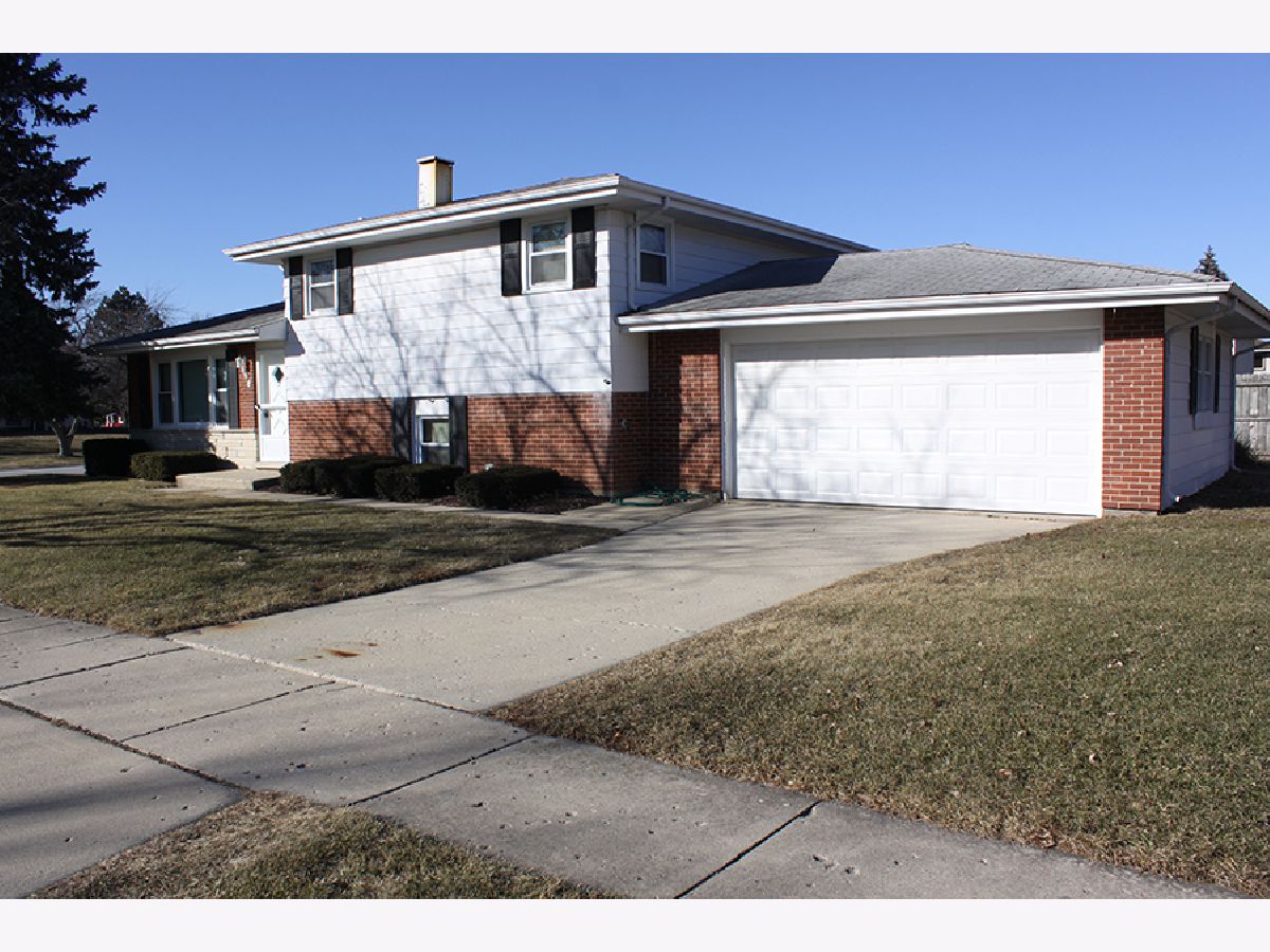 Homes Rented Apple Orchard Bartlett Illinois, 698 Bryn Mawr