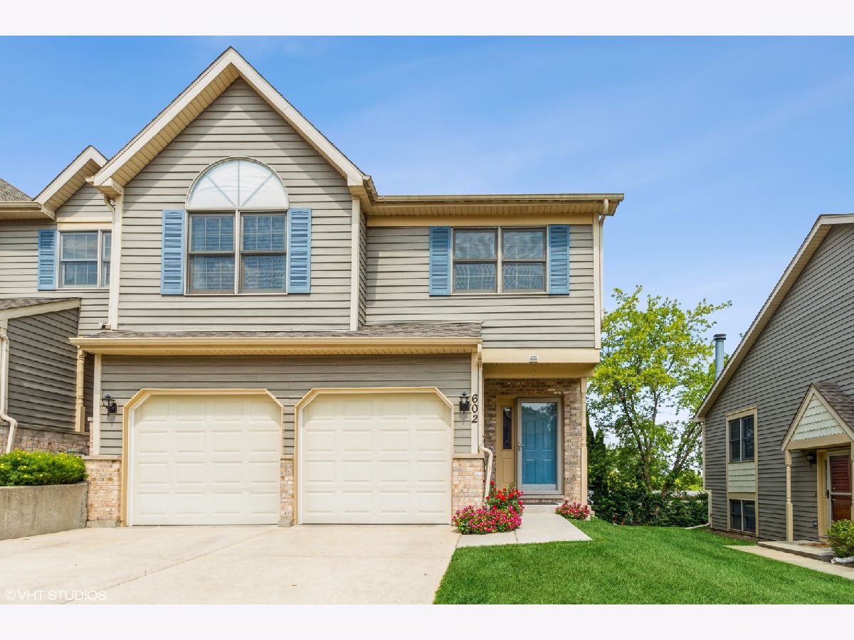 Townhomes Sold River Bluff Carpentersville Illinois, 602 River Bluff