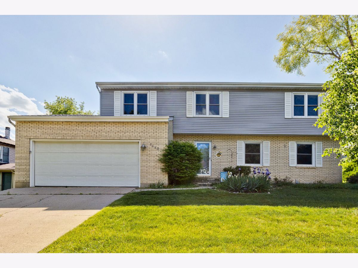 Homes Sold Riverside Heights Gurnee Illinois, 1680 Deer Run