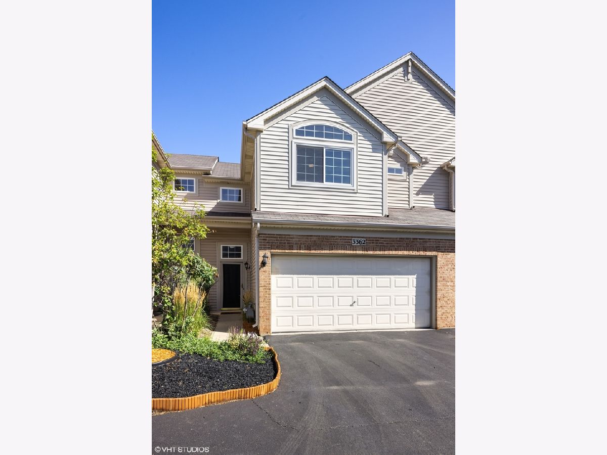 Townhomes Sold Shenandoah Townhomes Carpentersville Illinois, 3362 Blue Ridge