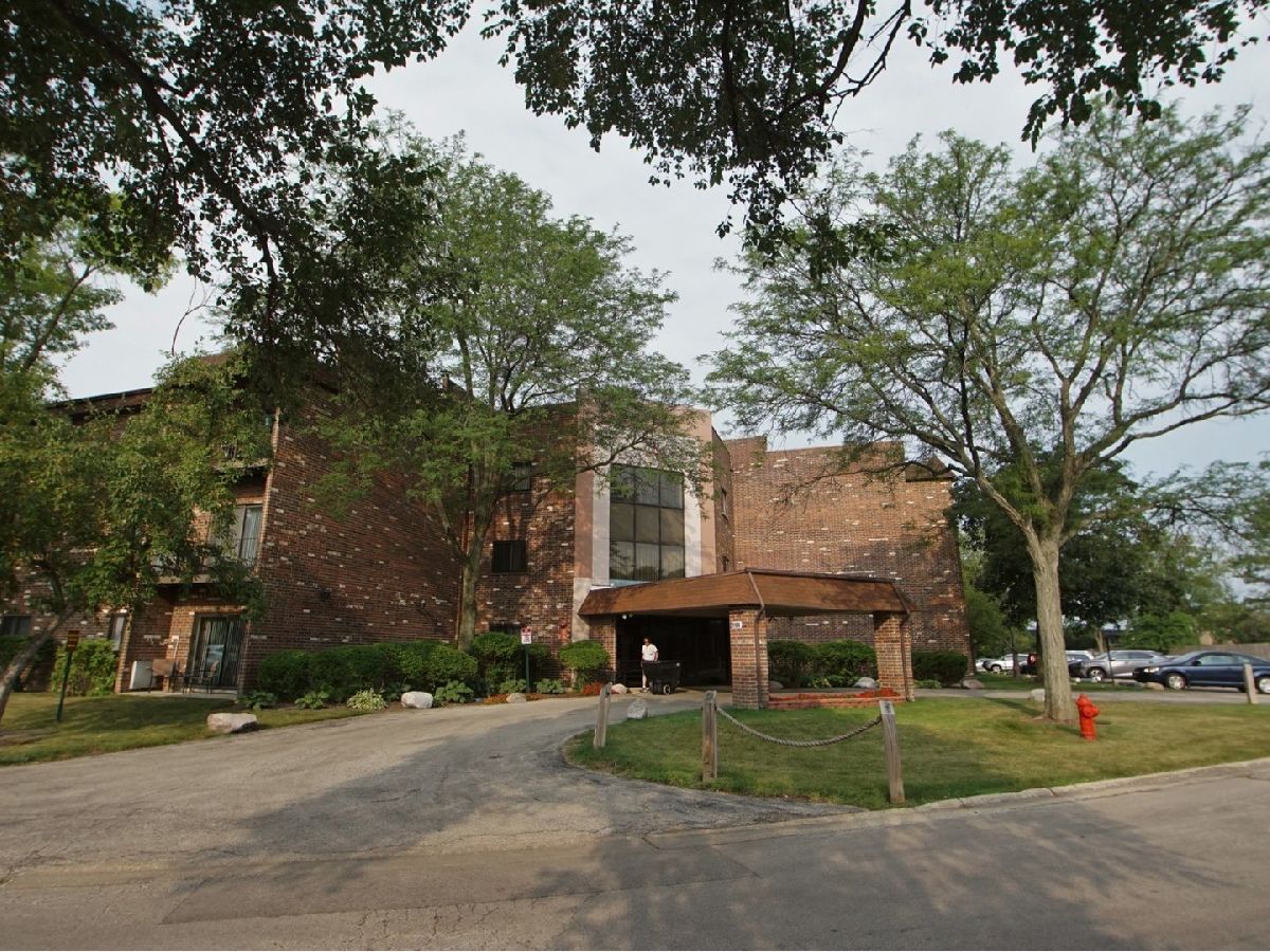 Condominiums Sold Glencove Estates Glenview Illinois, 1104 Castilian