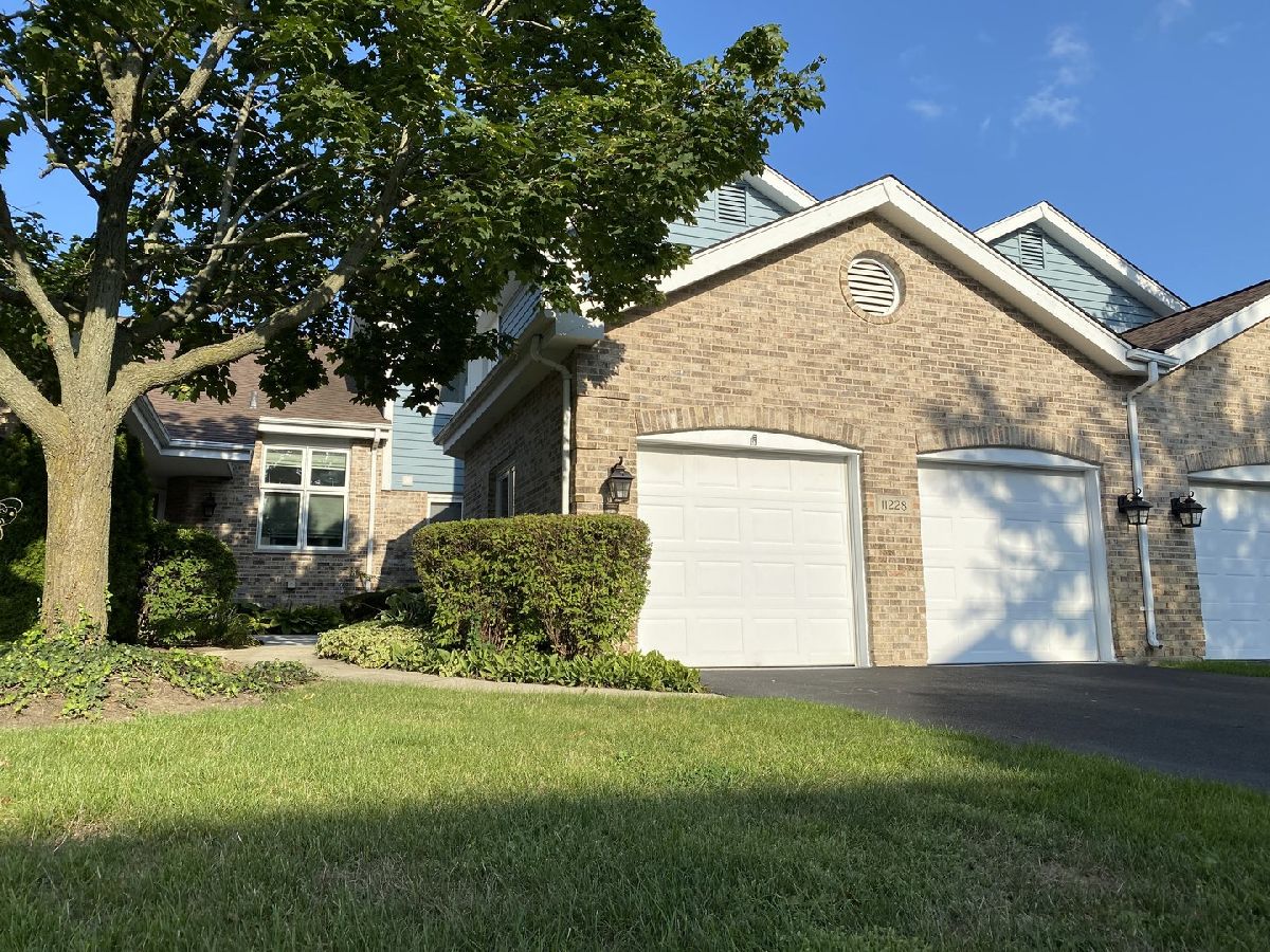 Homes & Townhomes & Condos Rented Brook Hills Orland Park Illinois, 11228 Lakefield