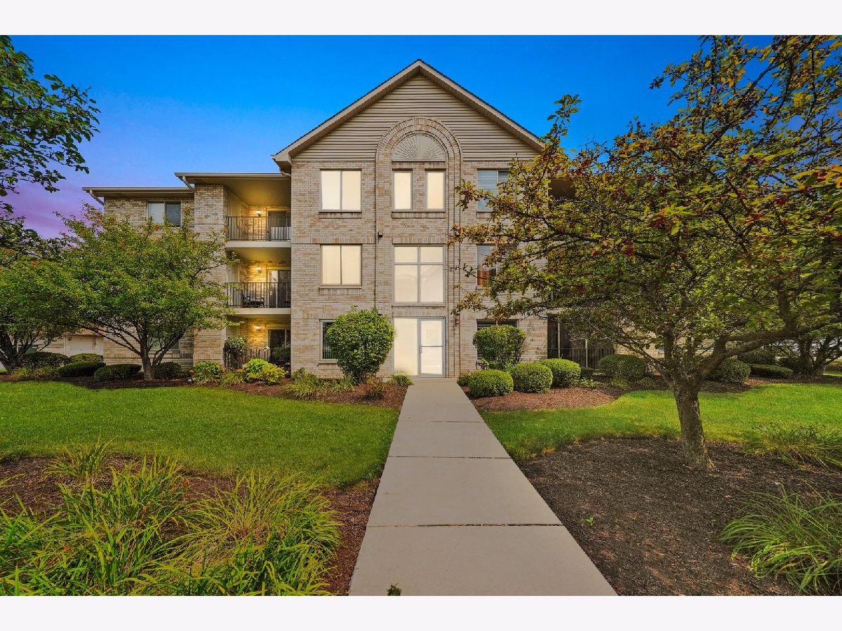 Condominiums Sold Sunchase Pointe Oak Forest Illinois, 6825 Forestview