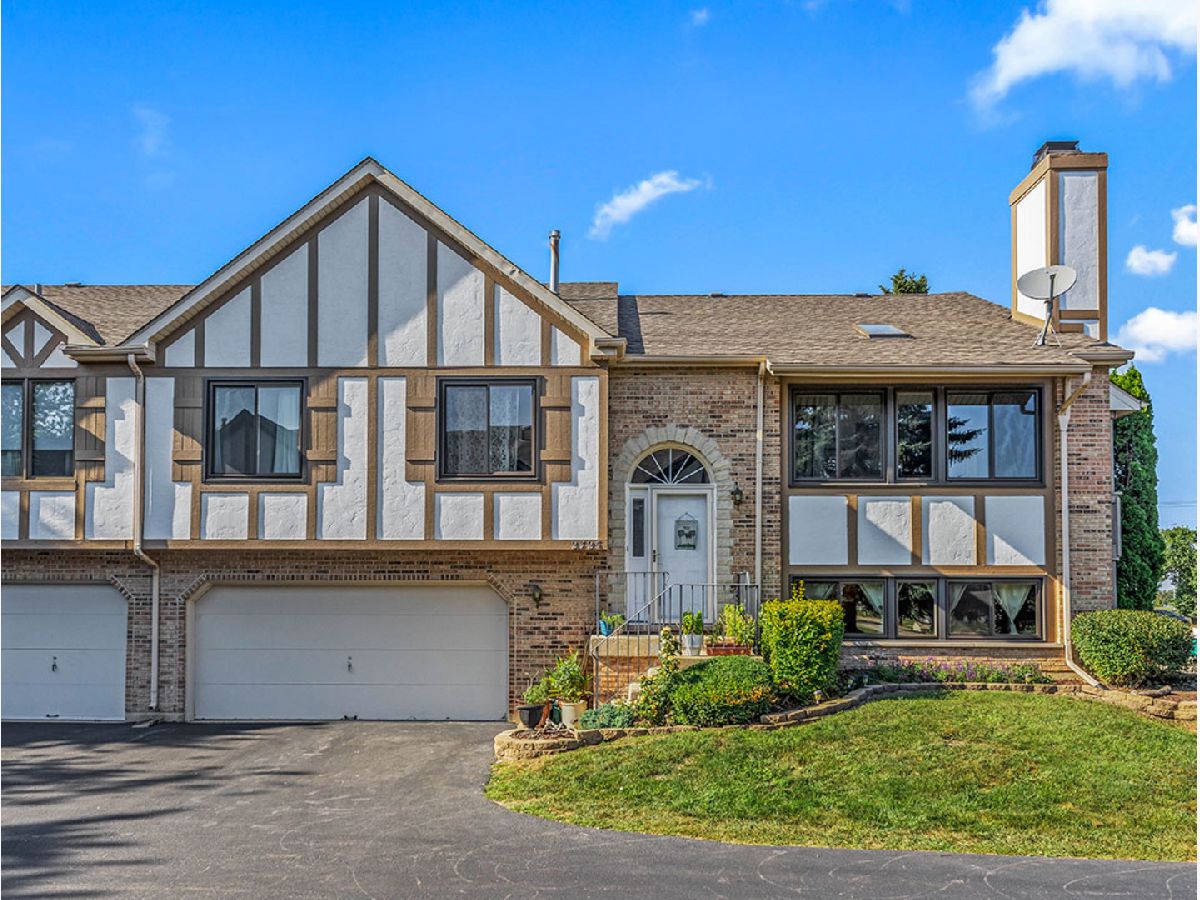 Townhomes Sold Olde Mill Crossing Plainfield Illinois, 2325 Olde Mill