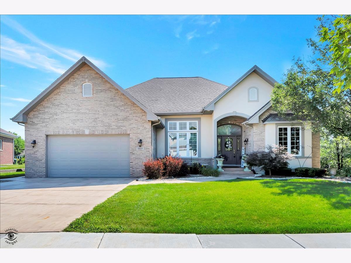 Homes & Townhomes Sold Grasslands Orland Park Illinois, 16831 Green Knoll