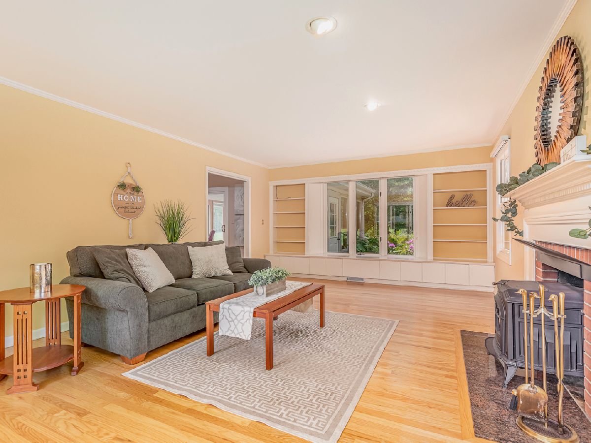 Homes Sold Barrington Park Inverness Illinois, 308 Canterbury