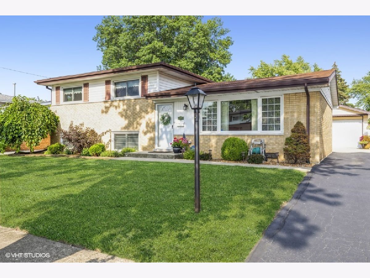 Homes Sold Normandy Villa Chicago Heights Illinois, 135 N Pamela