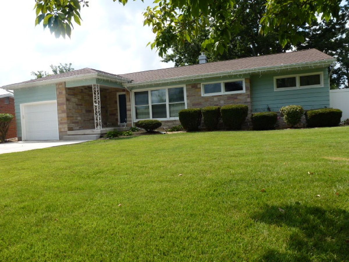 Homes & Condos & Townhomes Sold Cedarside Clinton Illinois, 24 Beech