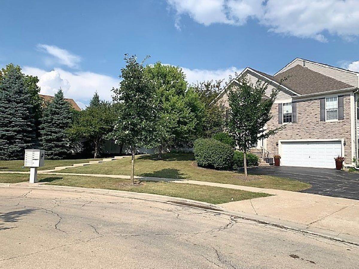 Townhomes Sold Summit Creek Shorewood Illinois, 968 Summit Creek