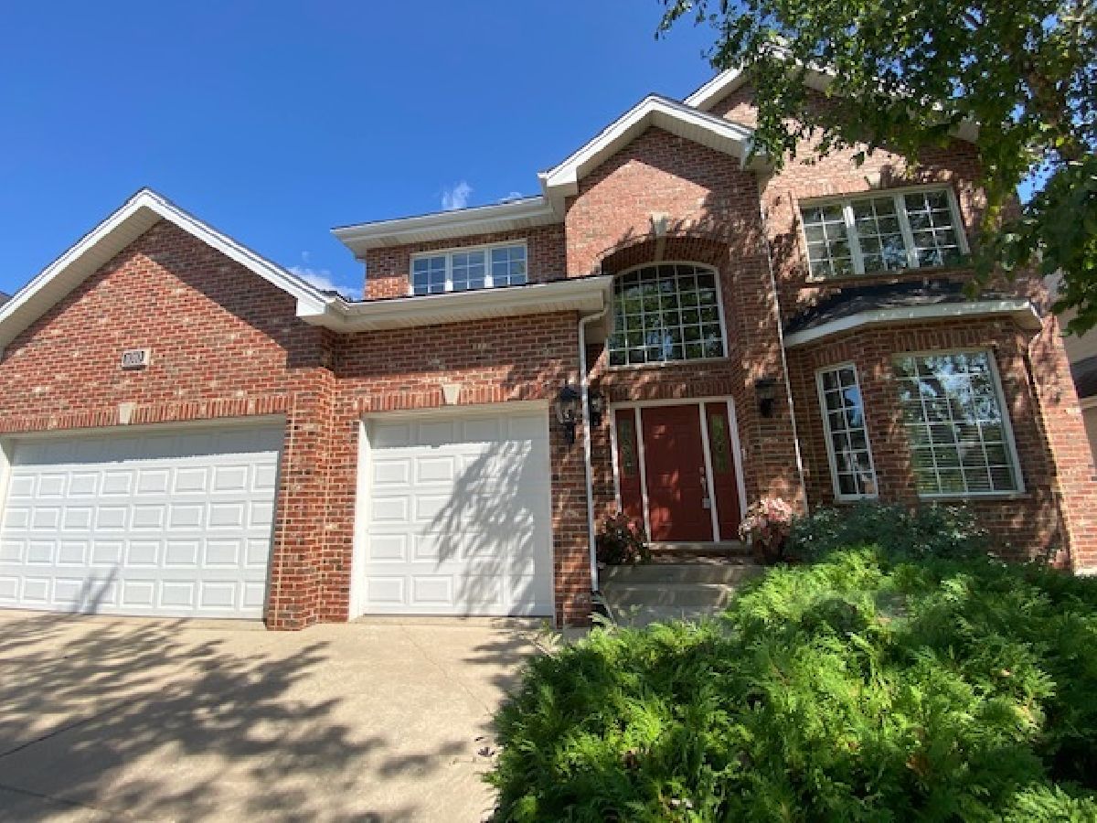 Homes & Condominiums Sold Darien Ridge Darien Illinois, 1010 Sean