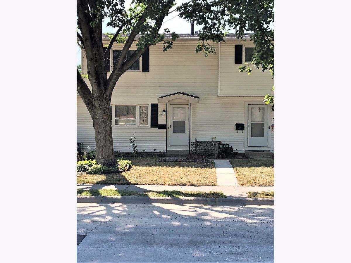 Condos & Townhomes Sold Thornwood South Joliet Illinois, 913 Gael