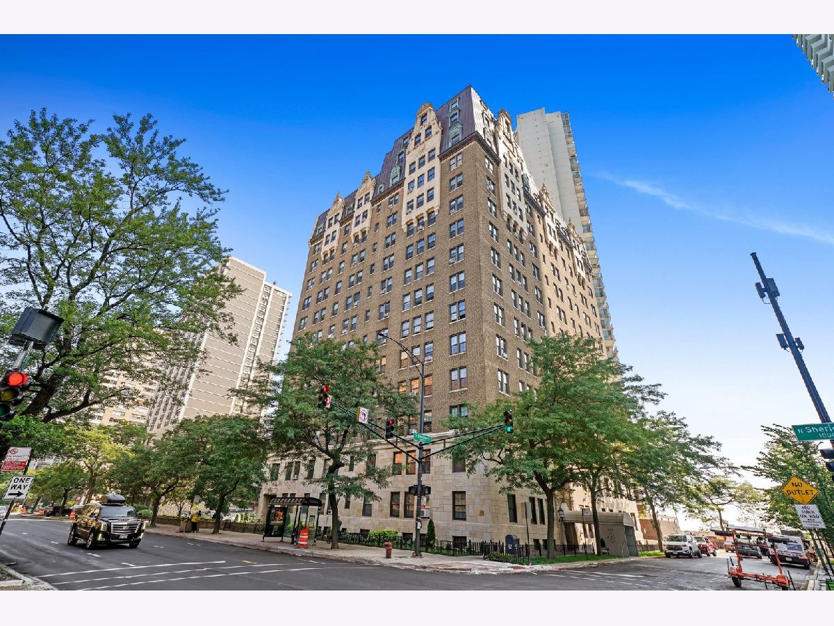 Condominiums Sold Park Edgewater Chicago Illinois, 6101 Sheridan