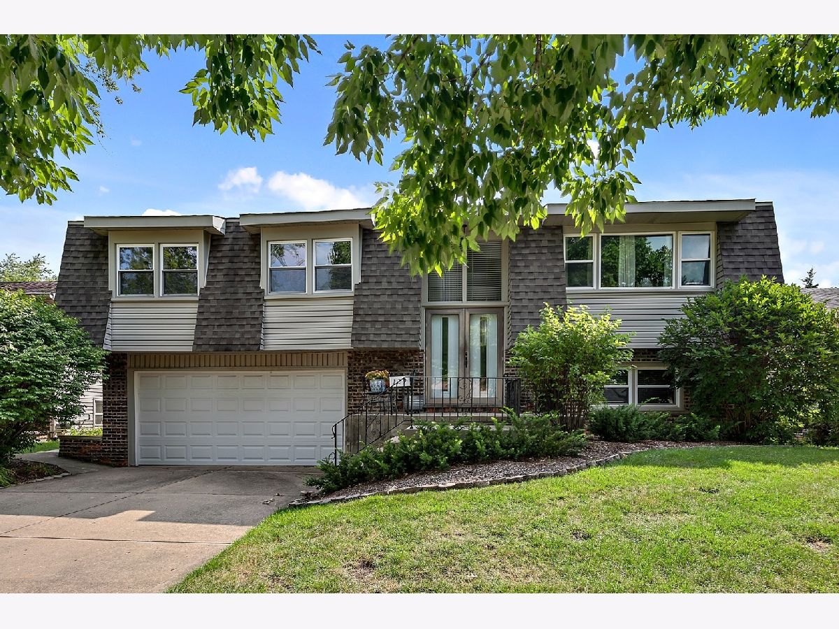Homes Sold Highland Glen Wheeling Illinois, 129 Coral