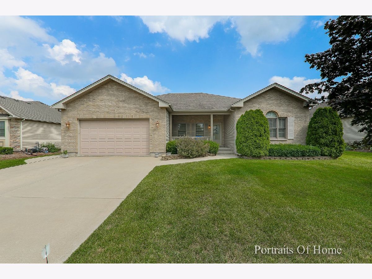 Homes & Condos & Townhomes Sold Hampshire Meadows Hampshire Illinois, 1003 Prairieview