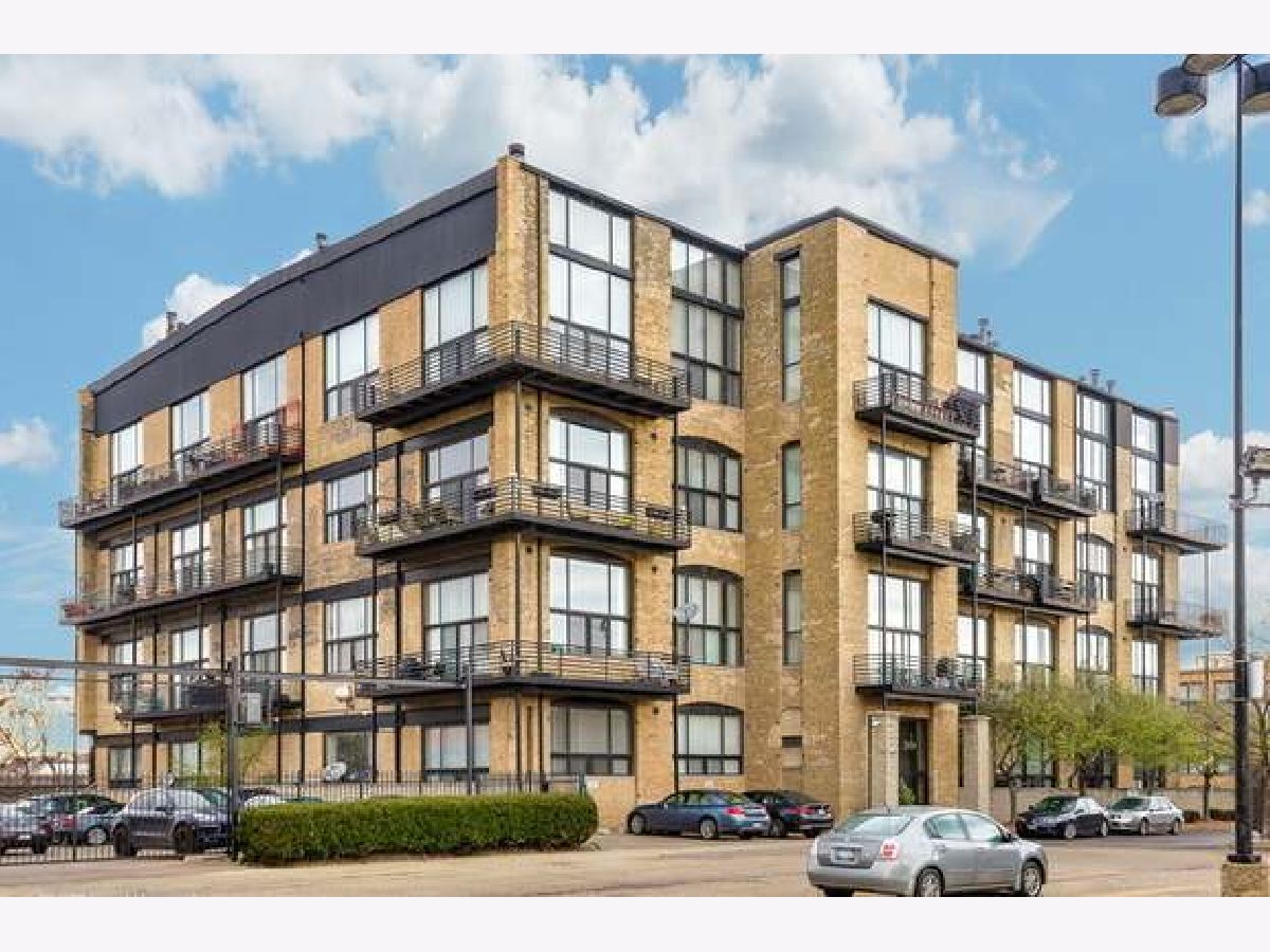Condominiums Sold Riverbend Lofts Chicago Illinois, 2614 Clybourn