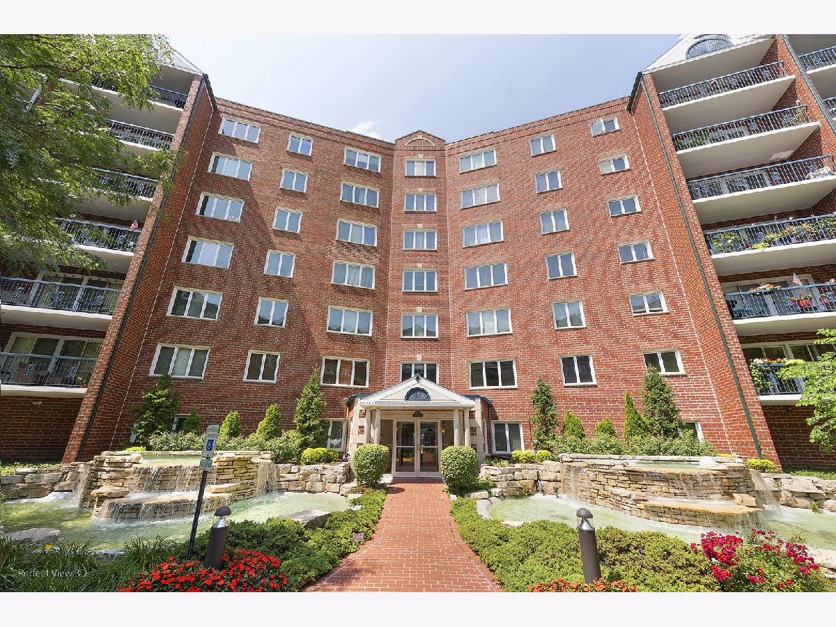 Condominiums & Homes Sold Cascades Of Norridge Norridge Illinois, 8560 Foster