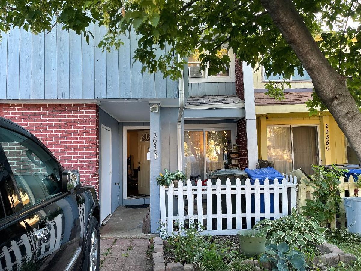 Homes & Condos & Townhomes Sold Morningside Carpentersville Illinois, 2035 Berkshire