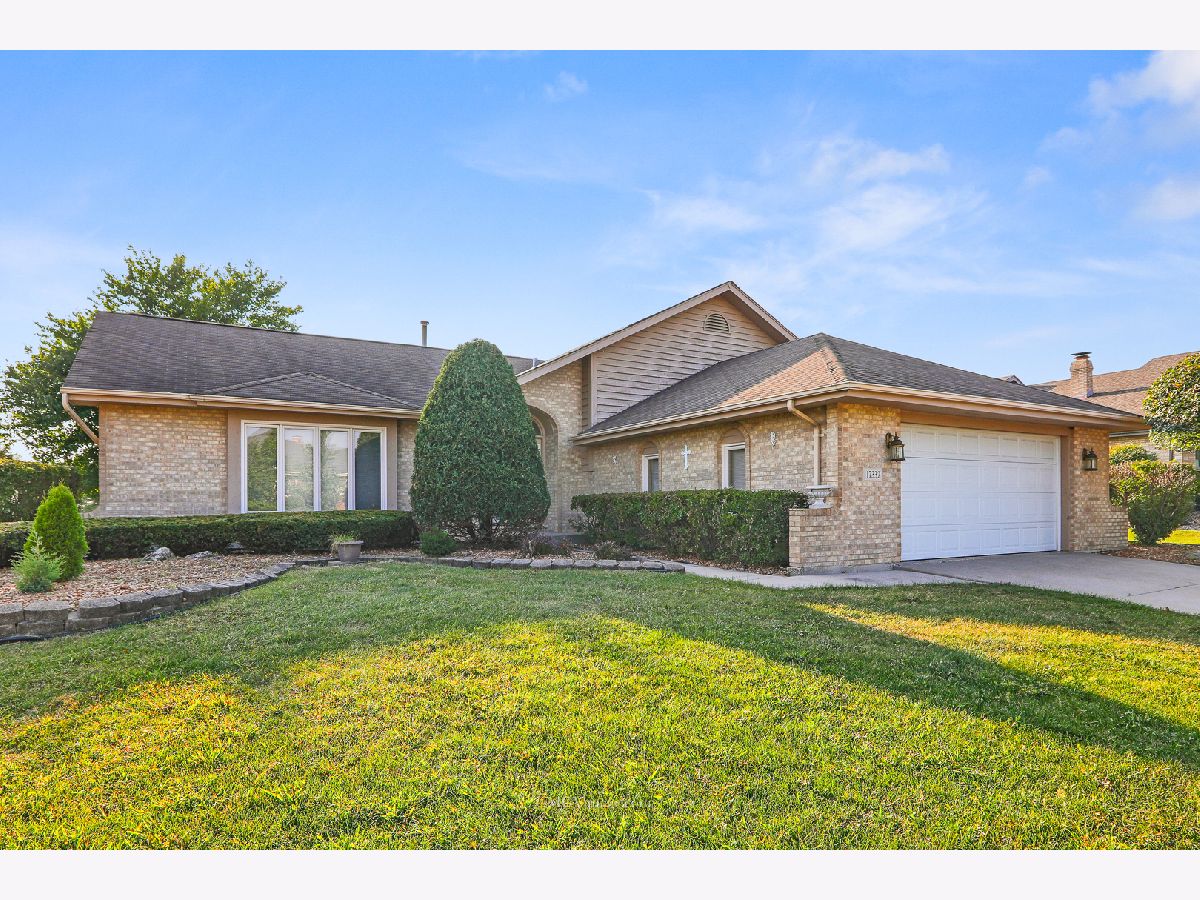 Homes & Townhomes & Condos Rented Brook Hills Orland Park Illinois, 17332 Grange