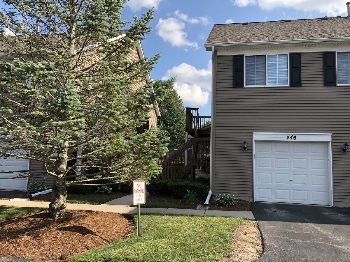 Townhomes & Condos & Homes Rented Woodcreek Village Lake In The Hills Illinois, 446 Village Creek