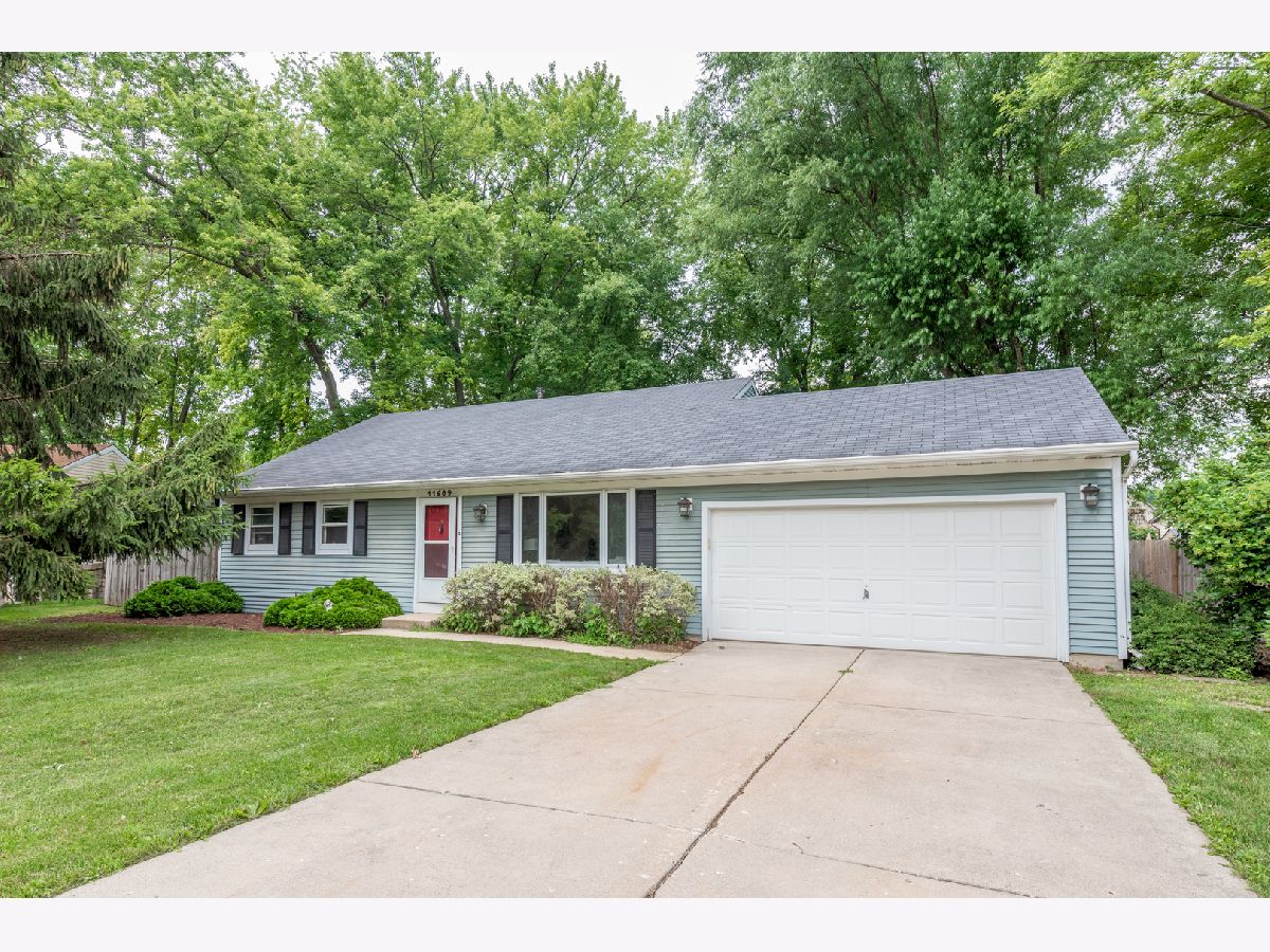 Homes Sold Huntley Highlands Huntley Illinois, 11609 Lori