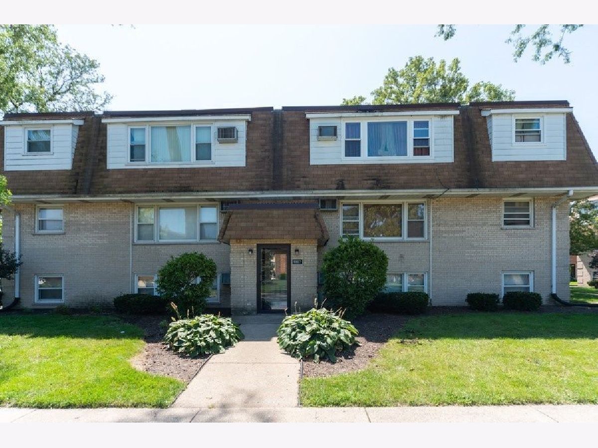 Condominiums Rented Countryside Condos Countryside Illinois, 9907 58th