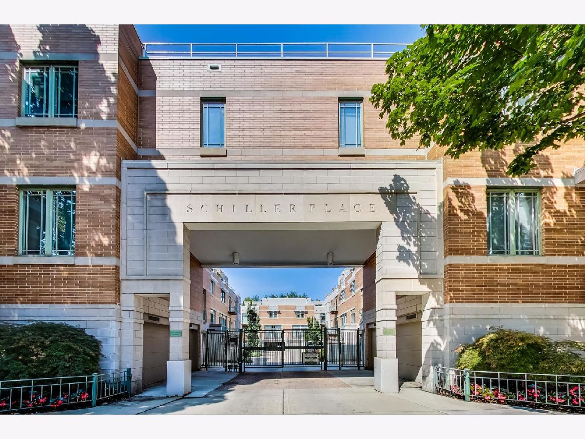 Townhomes Sold Schiller Place Chicago Illinois, 1401 Wieland