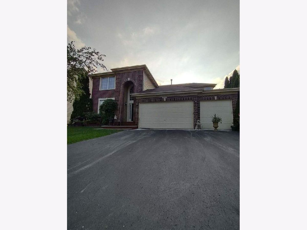 Homes Sold Willow Pond Streamwood Illinois, 412 Merry Oaks