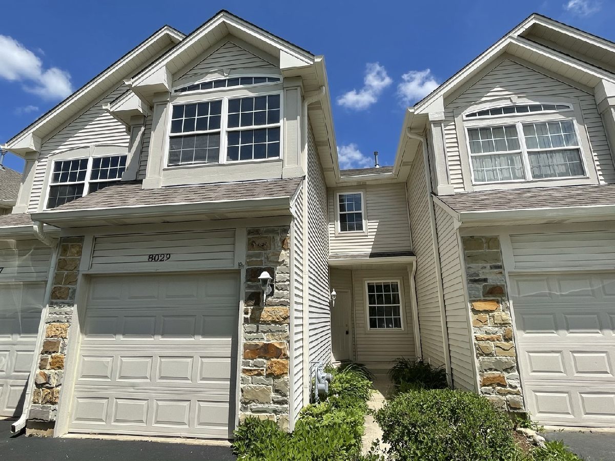 Townhomes Sold Sierra Woods Carpentersville Illinois, 8029 Sierra Woods