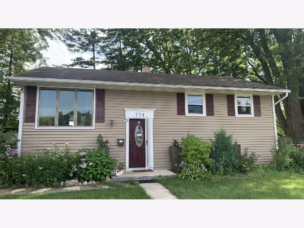 Homes Rented Beau Ridge Aurora Illinois, 774 Crestwood