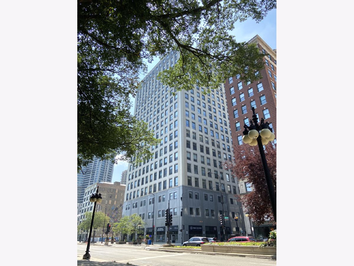 Condominiums Rented Michigan Avenue Lofts Chicago Illinois, 910 Michigan