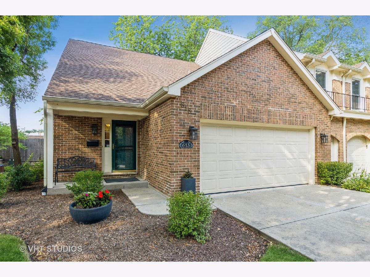 Townhomes Sold Bennington Naperville Illinois, 615 Windham