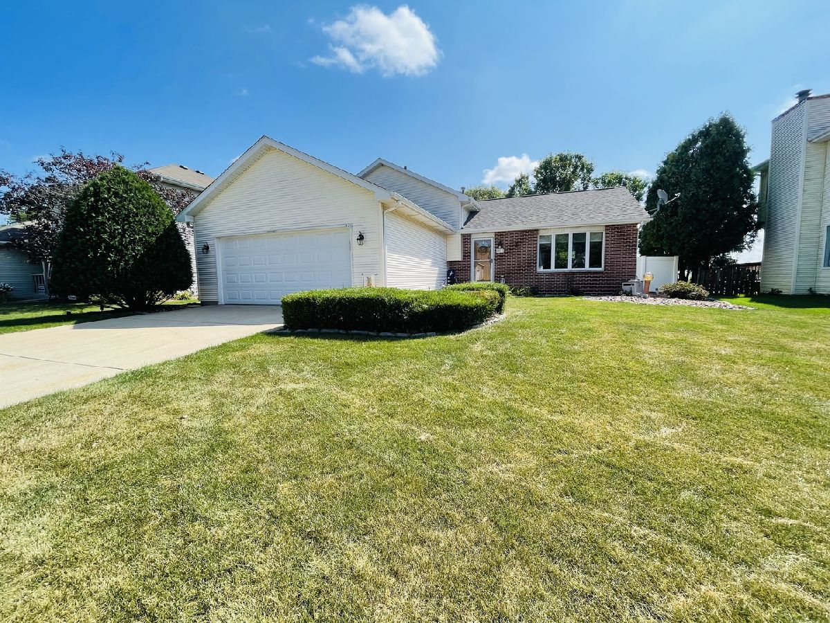 Homes & Condos & Townhomes Sold Foxford Manhattan Illinois, 25015 Blackthorne