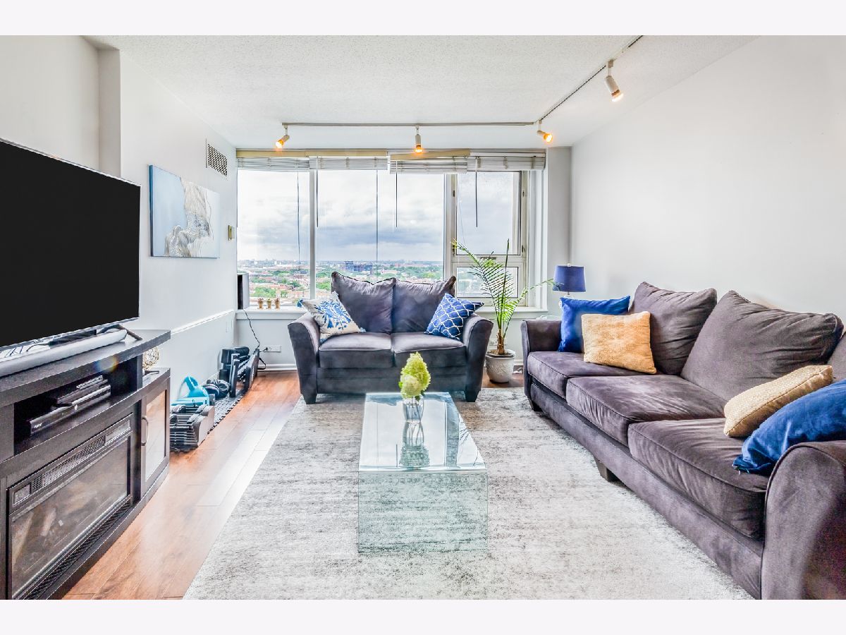 Condos & Townhomes Sold Hampden Green Chicago Illinois, 2728 Hampden