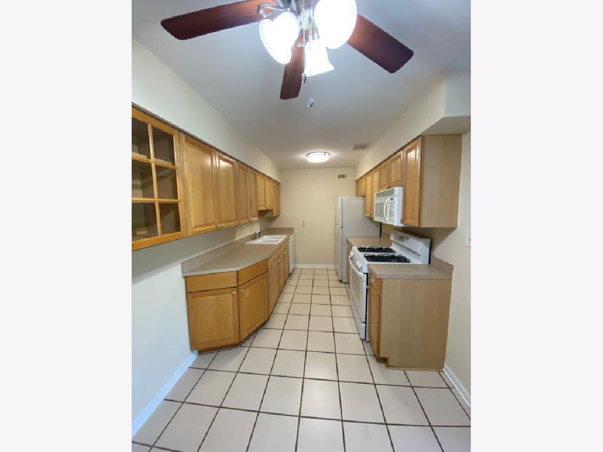 Condominiums Rented Arlington Glen Arlington Heights Illinois, 1519 Windsor