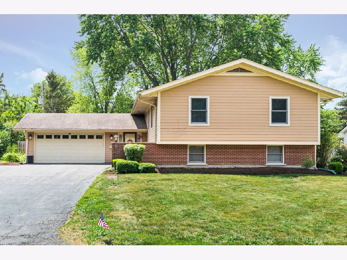 Homes Sold Green Willow Geneva Illinois, 910 Foxwood