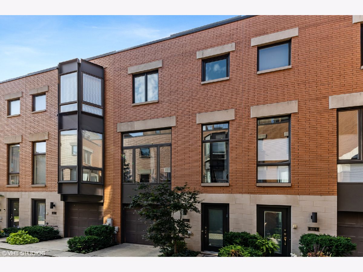 Townhomes & Condos Sold Cleveland Court Chicago Illinois, 1433 Cleveland