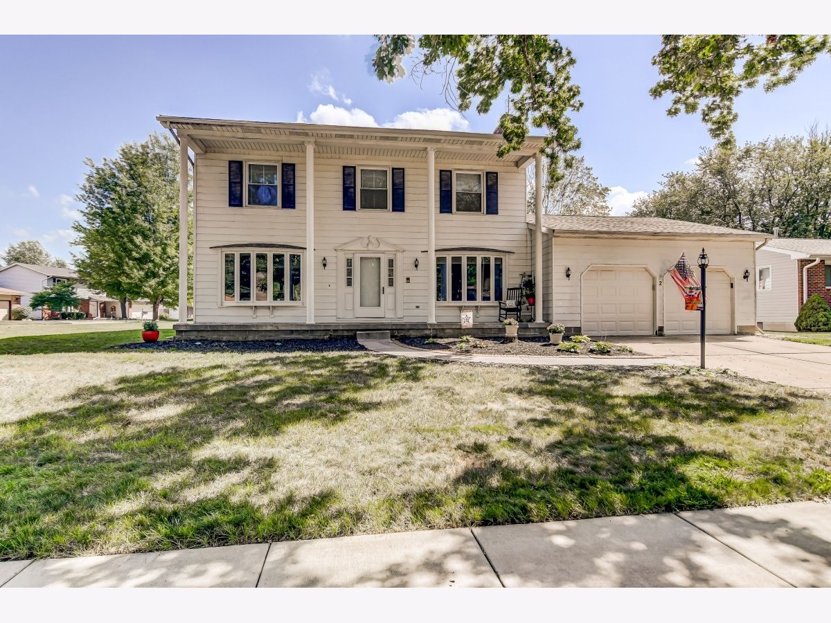  Sold Springfield Illinois, 2 Red Fox