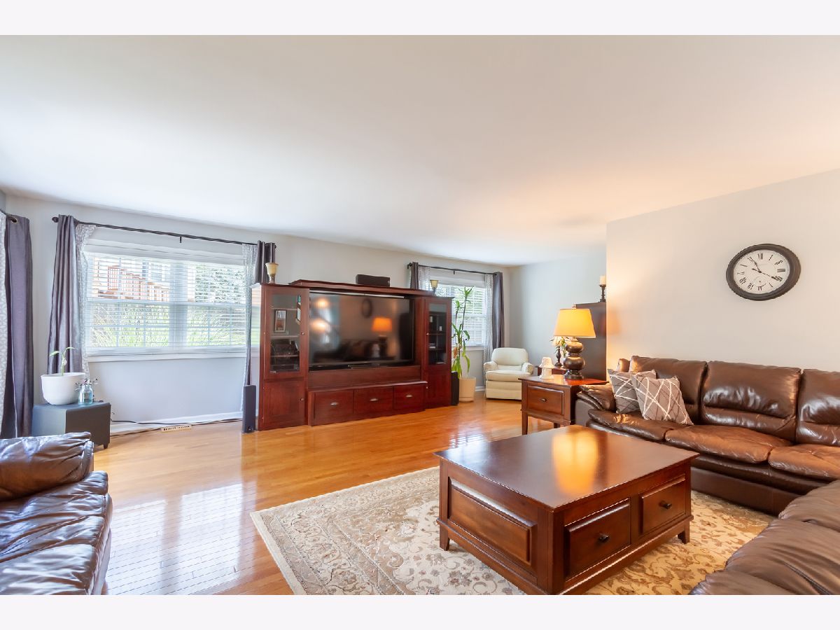Homes Sold Surrey Meadows Streamwood Illinois, 32 Magnolia