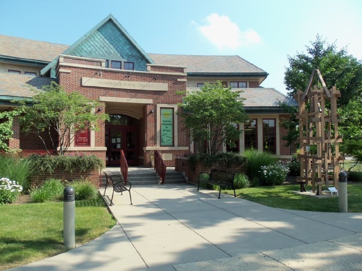 Homes & Condominiums Sold Flossmoor Hills Flossmoor Illinois, 837 Maple