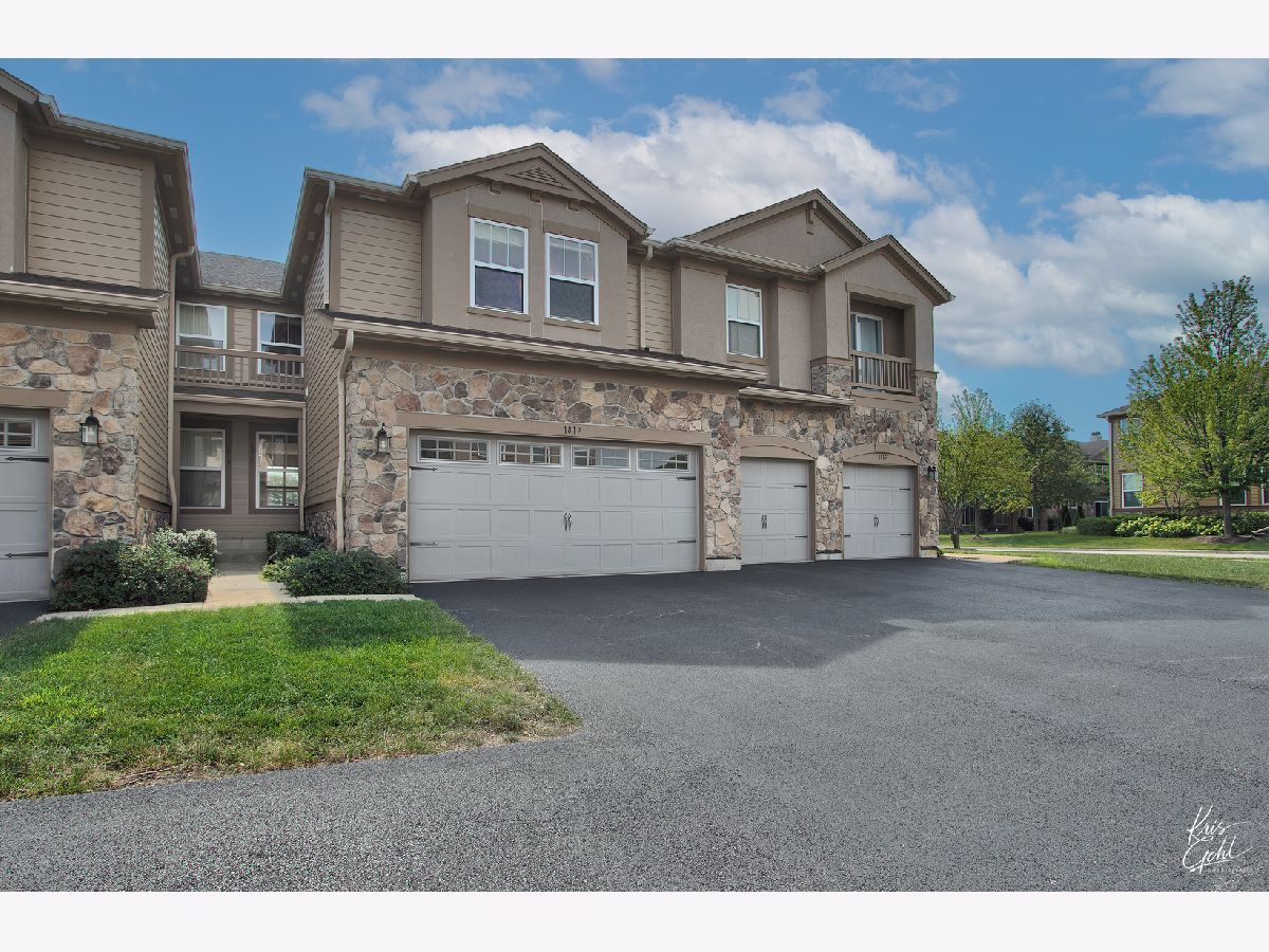 Townhomes Rented Bayhill Vernon Hills Illinois, 1817 Crenshaw