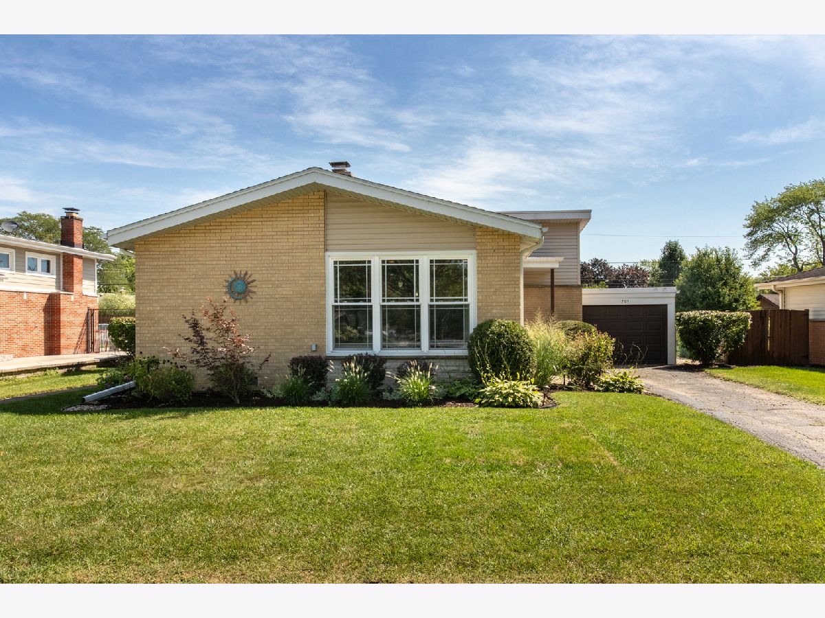 Townhomes & Homes Sold Cumberland Village Des Plaines Illinois, 293 Drake