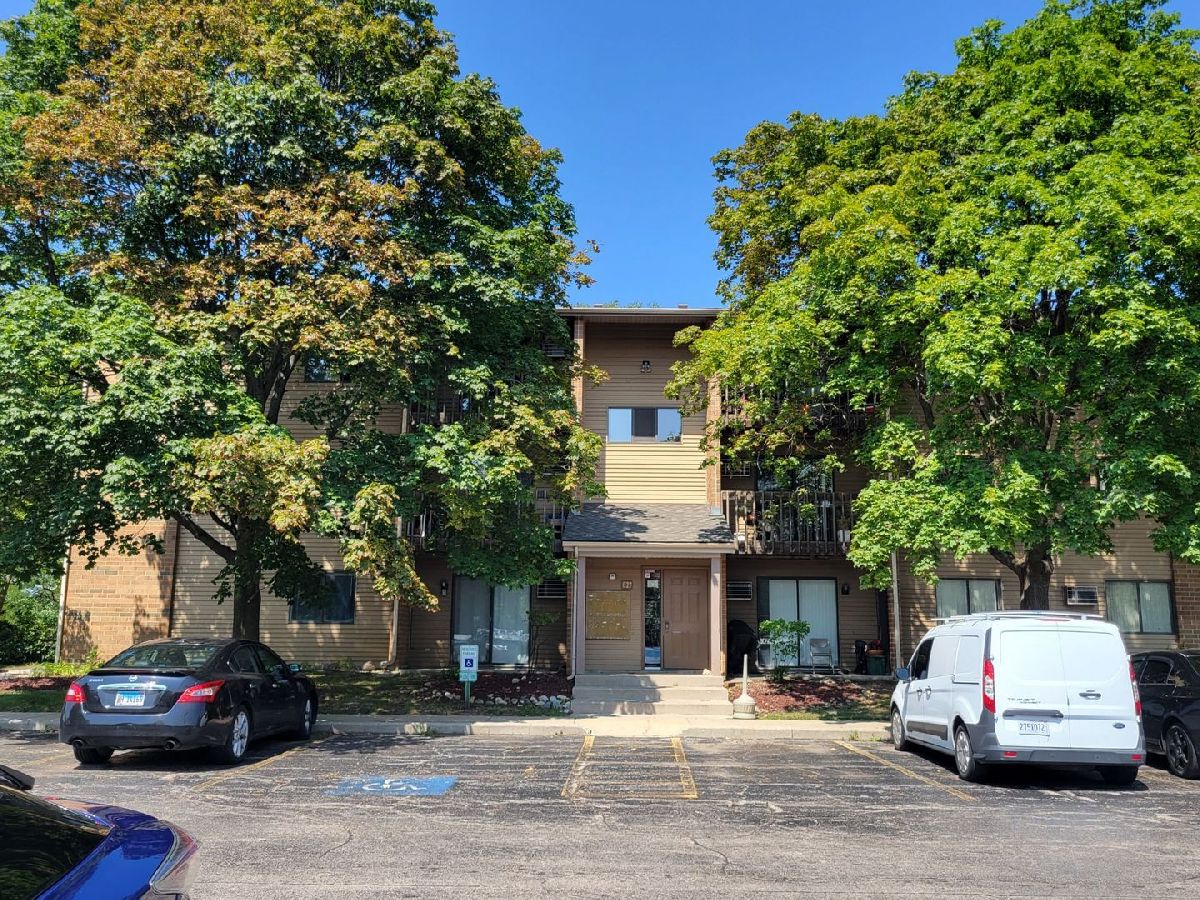 Condominiums Rented Virginia Road Condominiums Crystal Lake Illinois, 627 Virginia