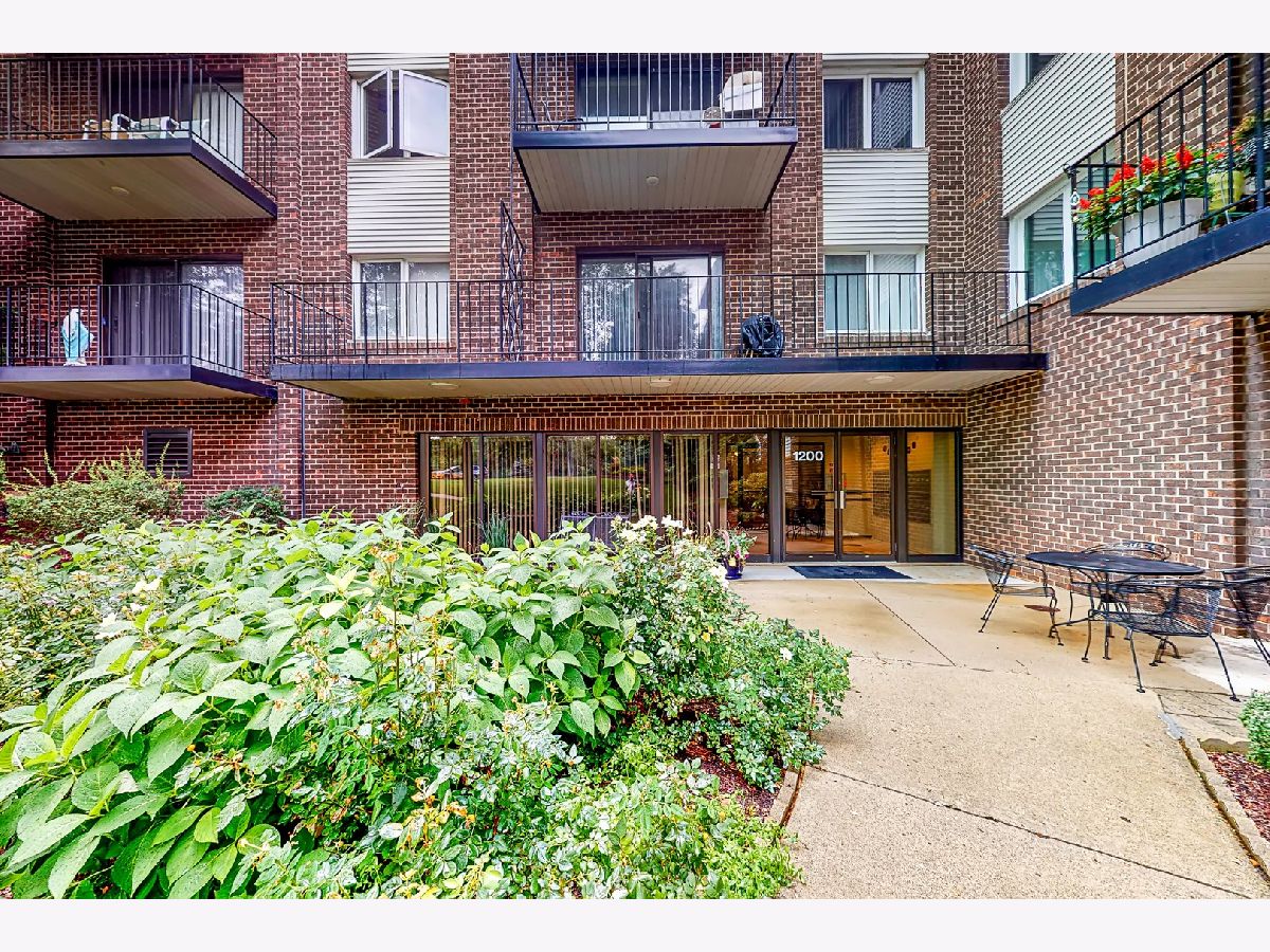 Condominiums Sold Meadows Mount Prospect Illinois, 1200 Northwest