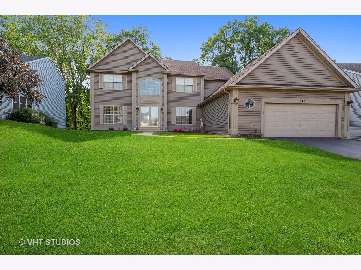 Homes Sold Hunt Club Hills Cary Illinois, 913 Chancery