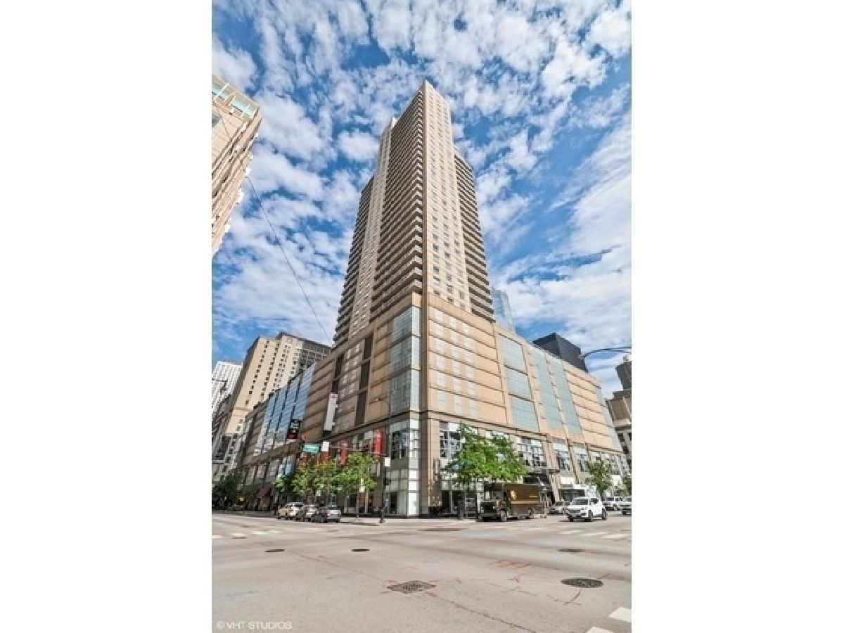 Condominiums Sold Grand Plaza Chicago Illinois, 545 Dearborn