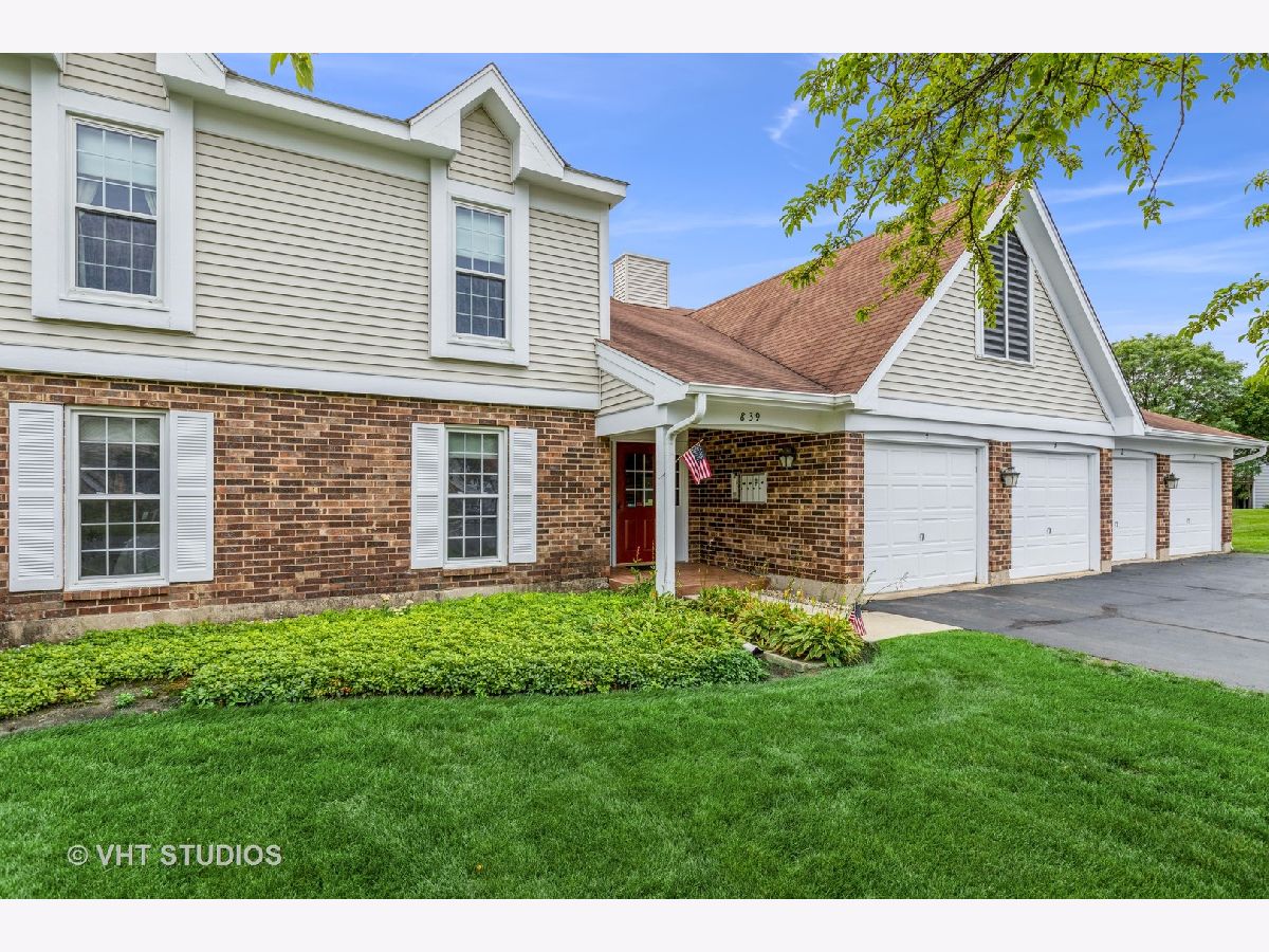 Condominiums Sold Chasefield Crossing Crystal Lake Illinois, 839 Chasefield