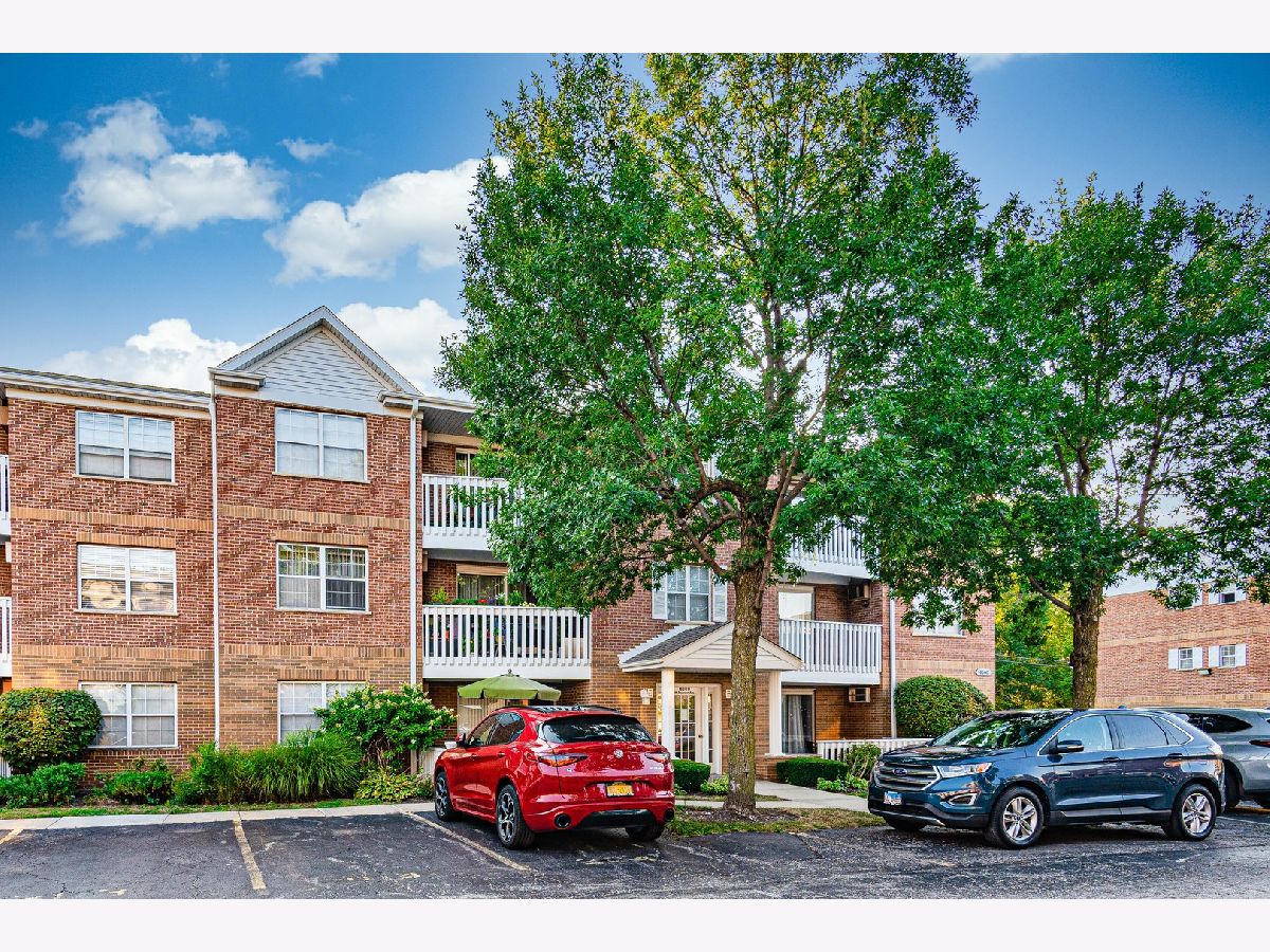 Condominiums Sold Arbor Lane Condos Chicago Illinois, 6560 Belmont