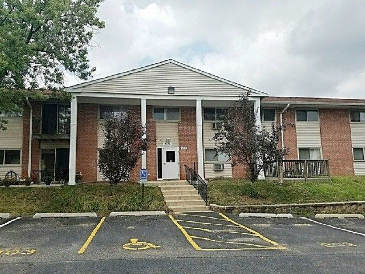 Condominiums Rented Emerald Hills Glendale Heights Illinois, 670 Marilyn