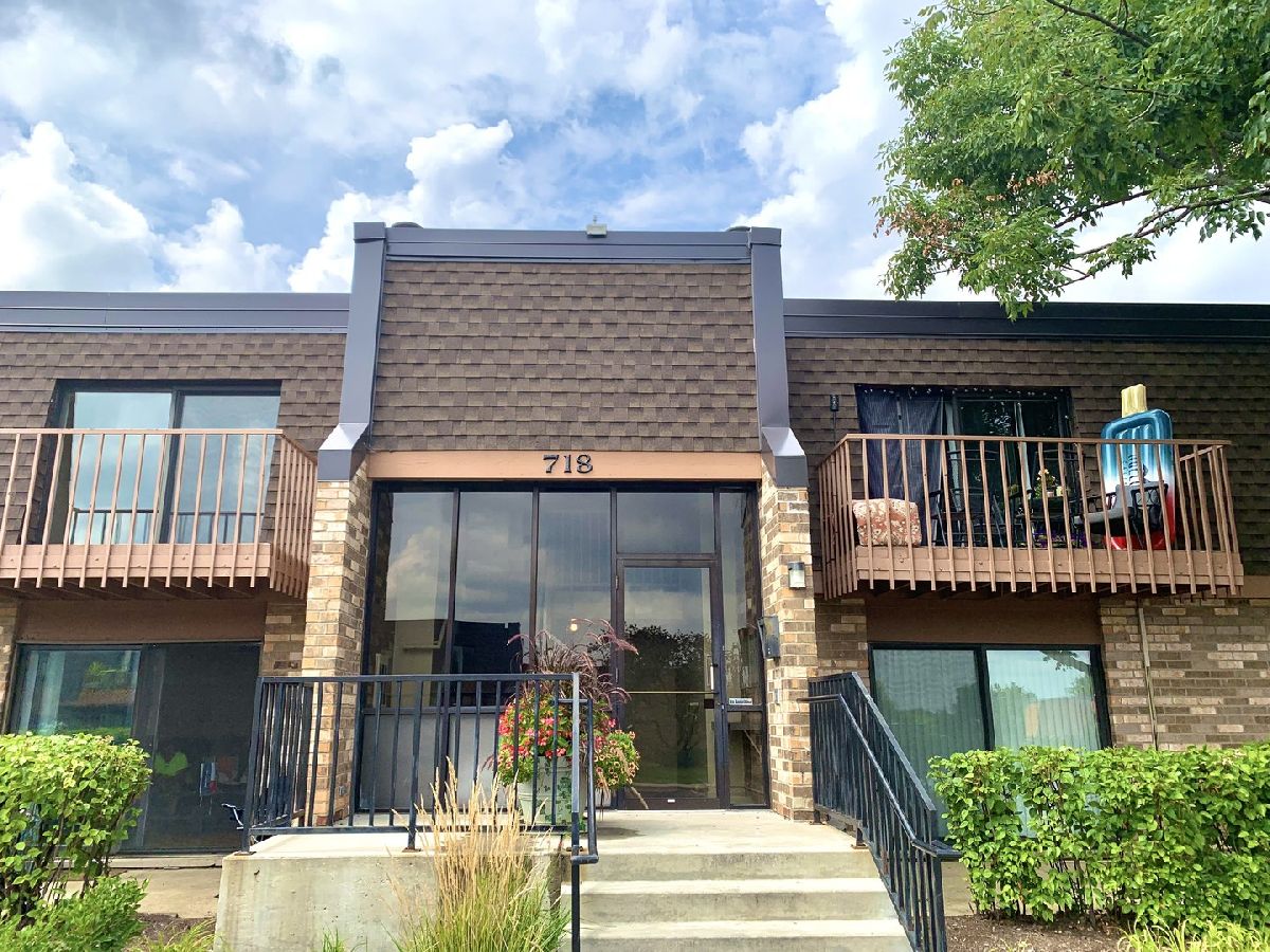 Condominiums Rented Lakewood Schaumburg Illinois, 718 Killarney