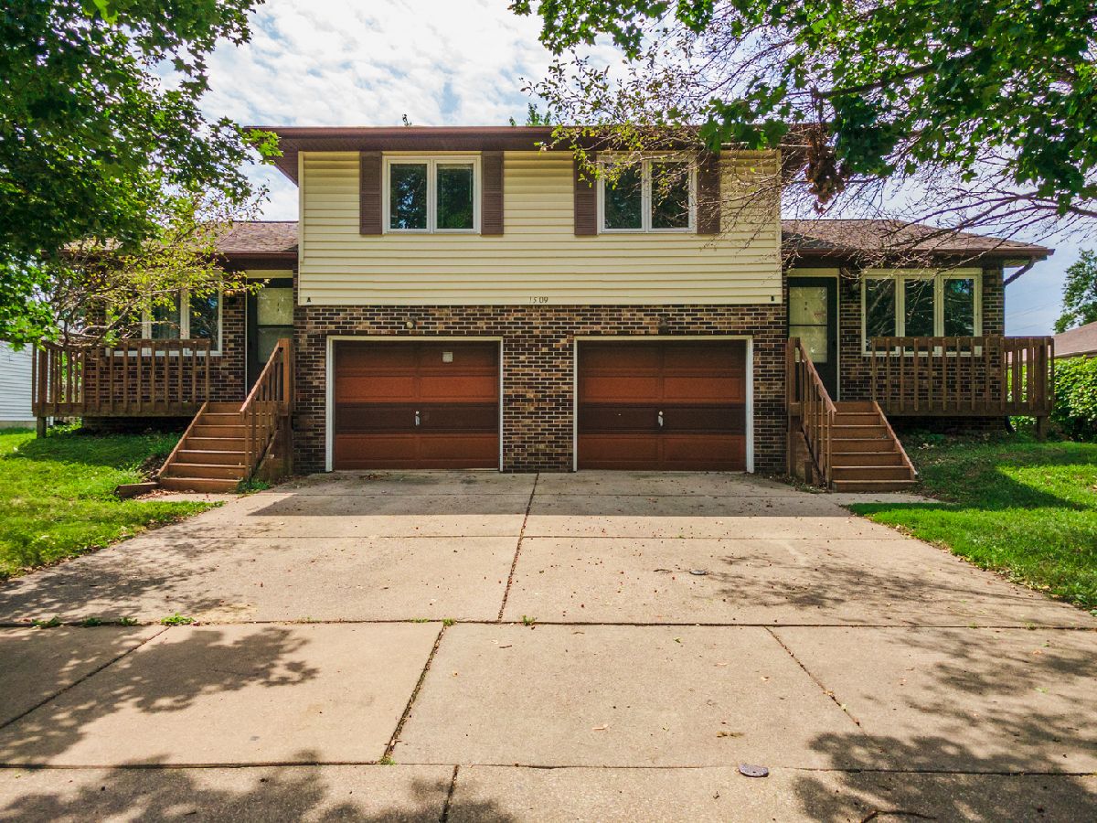 Homes & Condos & Townhomes Sold Greenview Heights Normal Illinois, 1509 Ensign